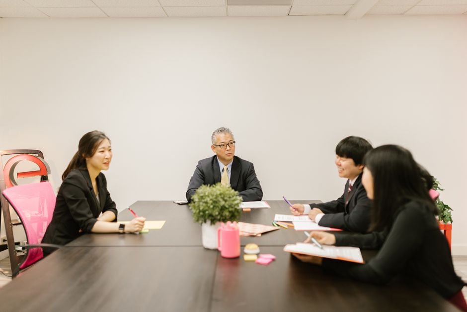 人事評価フィードバック面談が「伝えるだけ」で終わっていたら