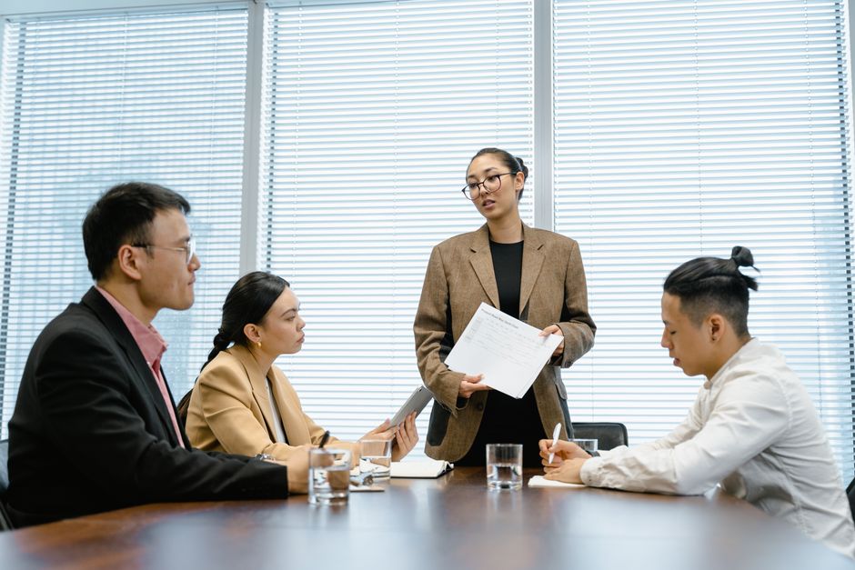板挟みマネージャーが「翻訳役」になる5つの行動
